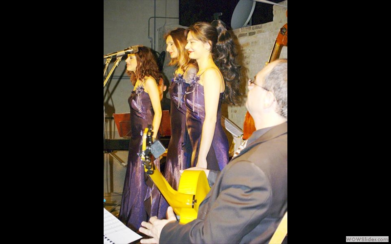 Blue Dolls48 (web)2